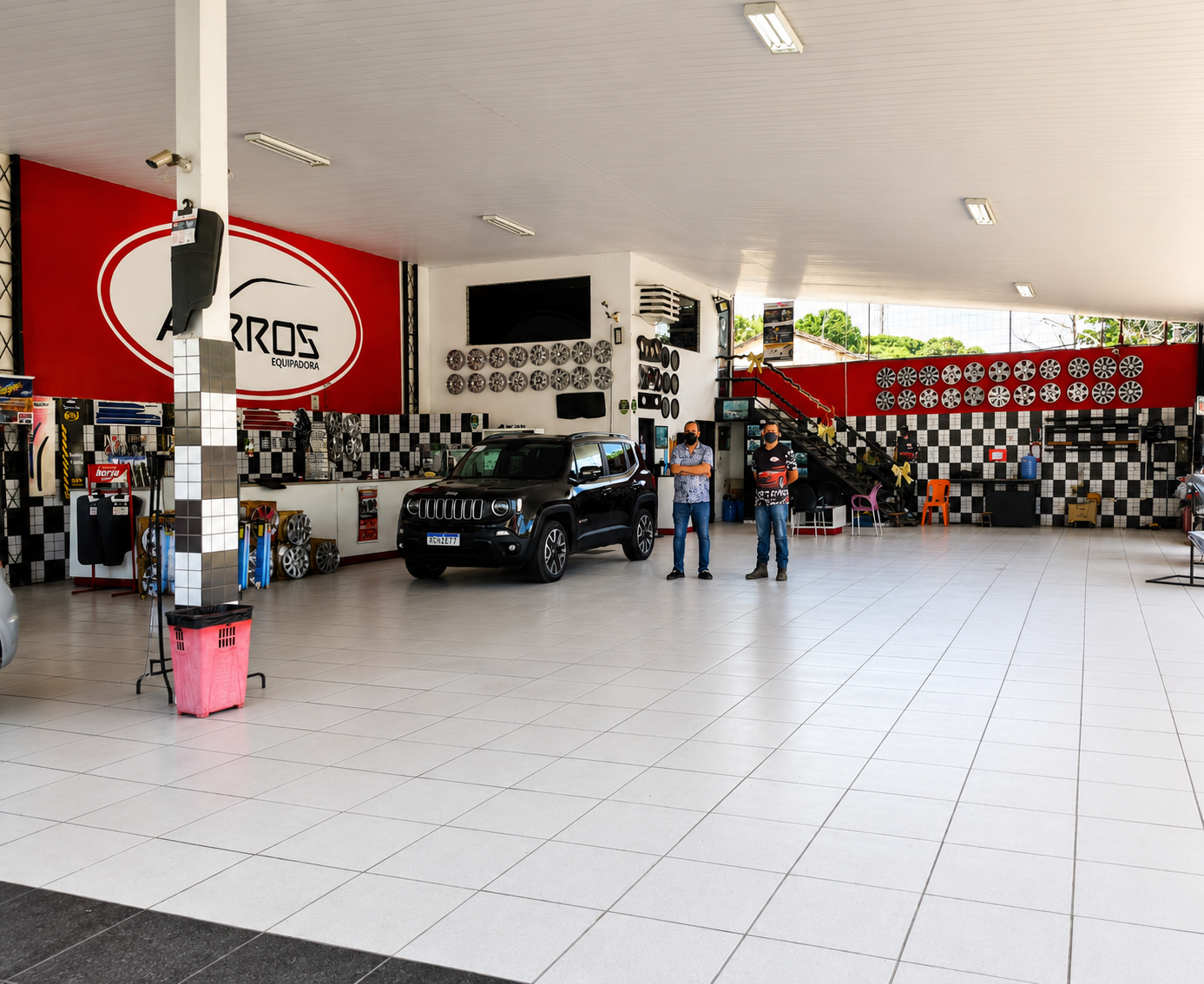 Showroom Carros Equipadora com equipe